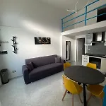 Lucry S Little House * מולפטה