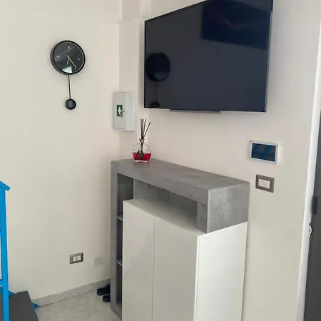 Lucry S Little House *